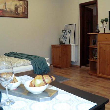 Palma Apartmanok Szallashely Szazhalombatta 6A Dış mekan fotoğraf