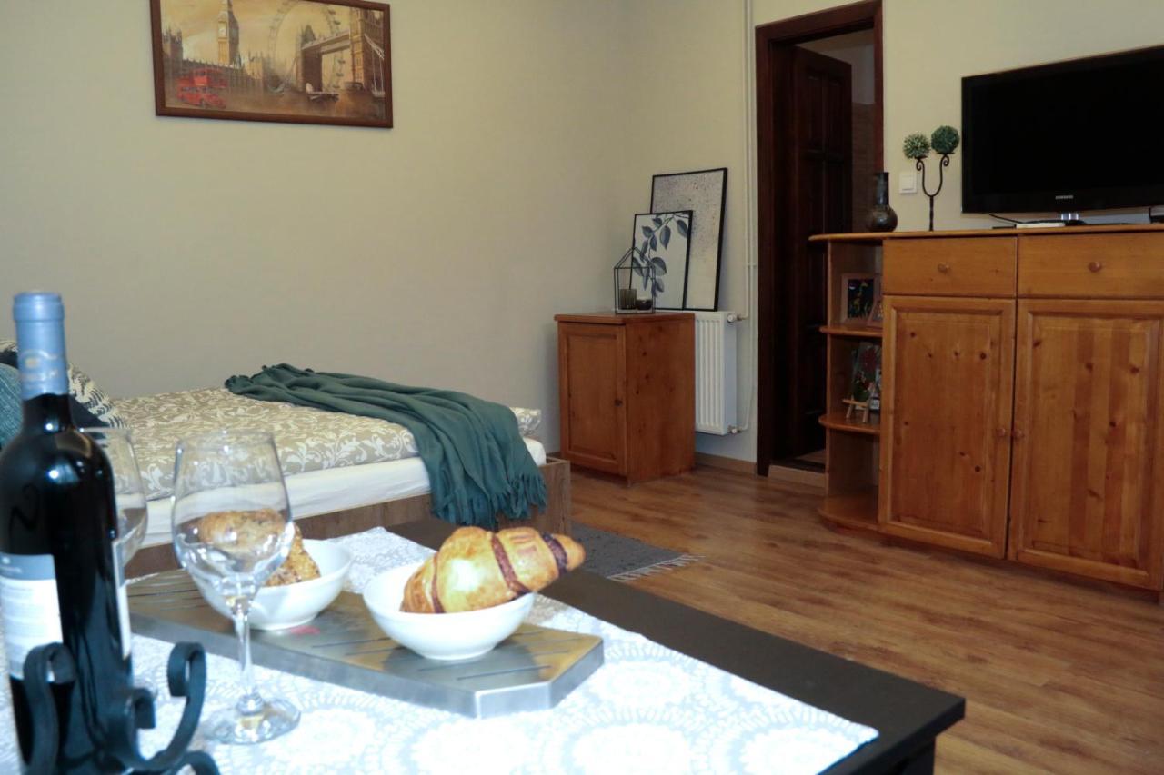 Palma Apartmanok Szallashely Szazhalombatta 6A Dış mekan fotoğraf